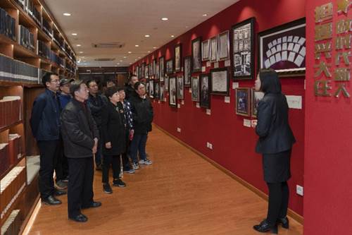 说明: http://www.sxftc.edu.cn/__local/F/62/94/1F9978BF593DFADDFEF80B8379F_61E09BD8_1501A.jpg